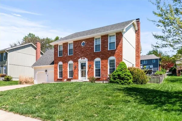$420,000 | 3907 Northeast Clearbrook Drive, Lee's Summit, MO 64064