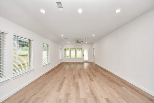 $2,100 | 31815 Autumn Spur Lane, Hockley, TX 77447