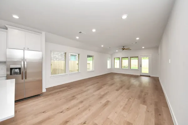 $2,100 | 31815 Autumn Spur Lane, Hockley, TX 77447