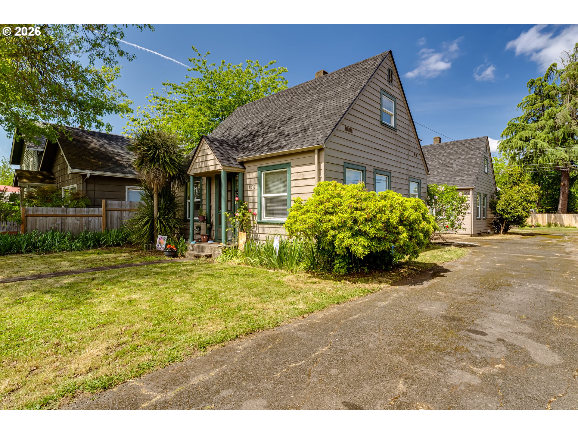 650-656 F Street Springfield, OR 97477 - Photo 7 of 9 View