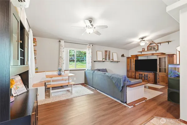 $560,000 | 310 Jeff Street, Mount Vernon, WA 98274