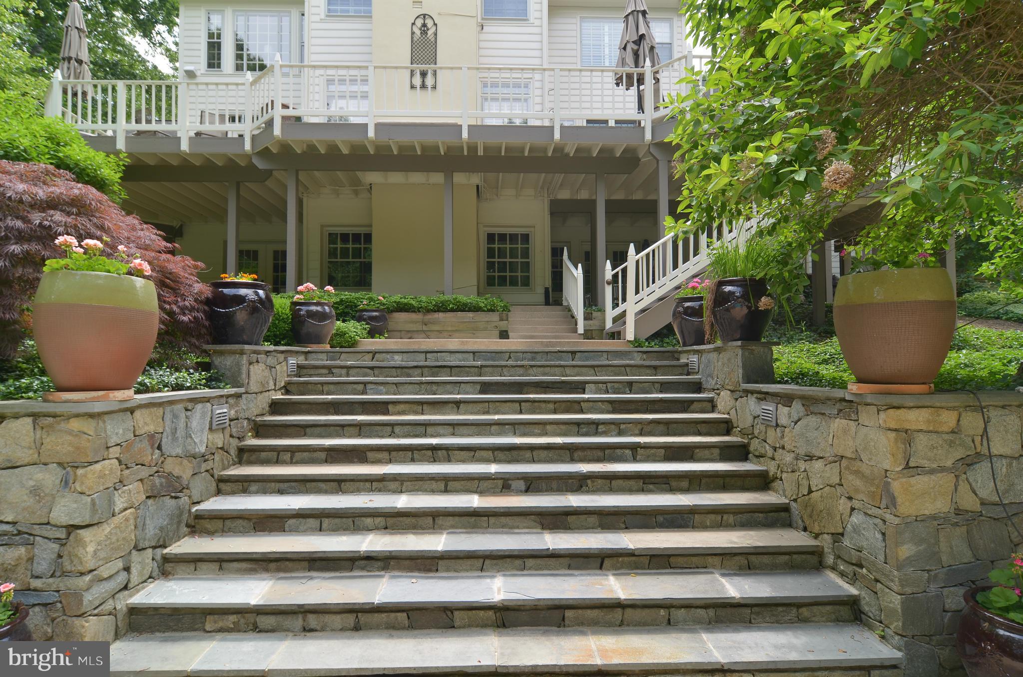 11250 Center Harbor Road Reston, VA 20194 - Photo 29 of 30 Exterior (Rear)