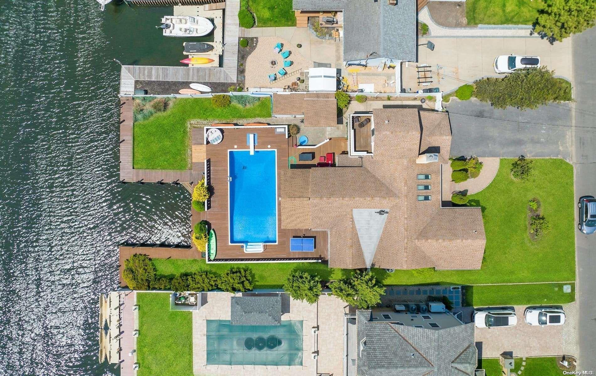 118 Lighthouse Road Babylon, NY 11702 - Photo 1 of 1 Aerial of Property