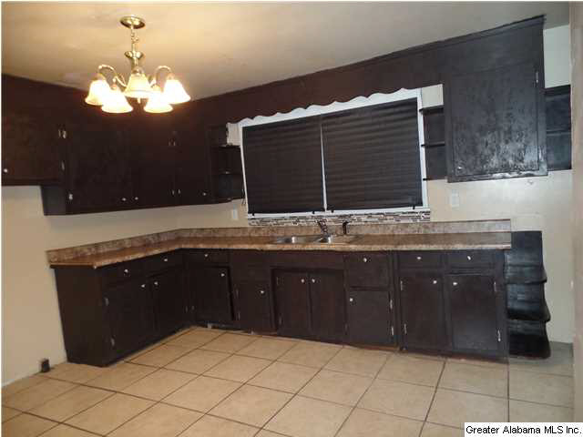 2909 Dowell Avenue Southwest Birmingham, AL 35211 - Photo 2 of 12