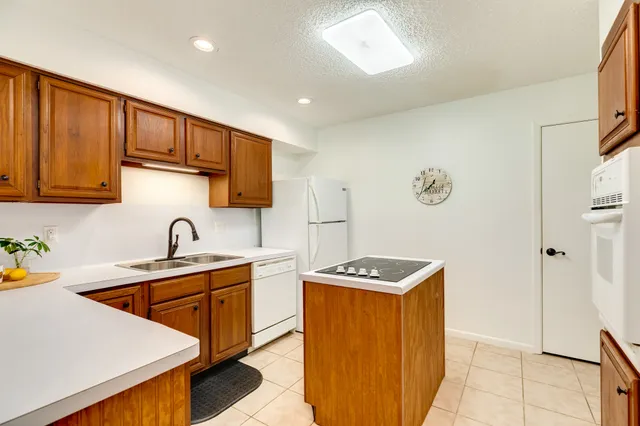 $2,600 | 1814 Veranda Drive, West Columbia, TX 77486