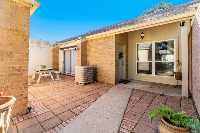 $2,600 | 1814 Veranda Drive, West Columbia, TX 77486