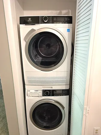a close up view of a washer and dryer