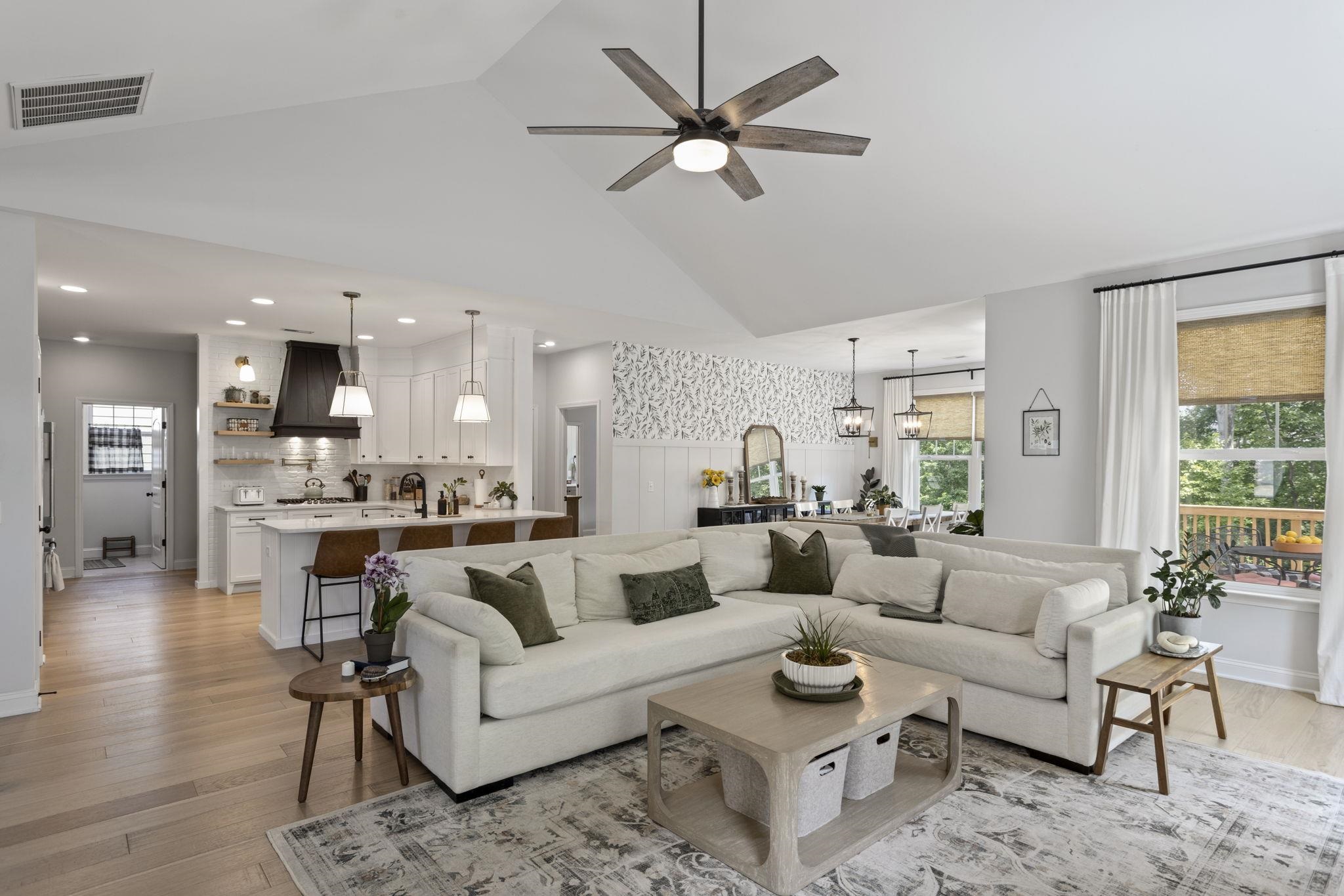 116 Trimpley Lane Simpsonville, SC 29681 - Photo 2 of 33