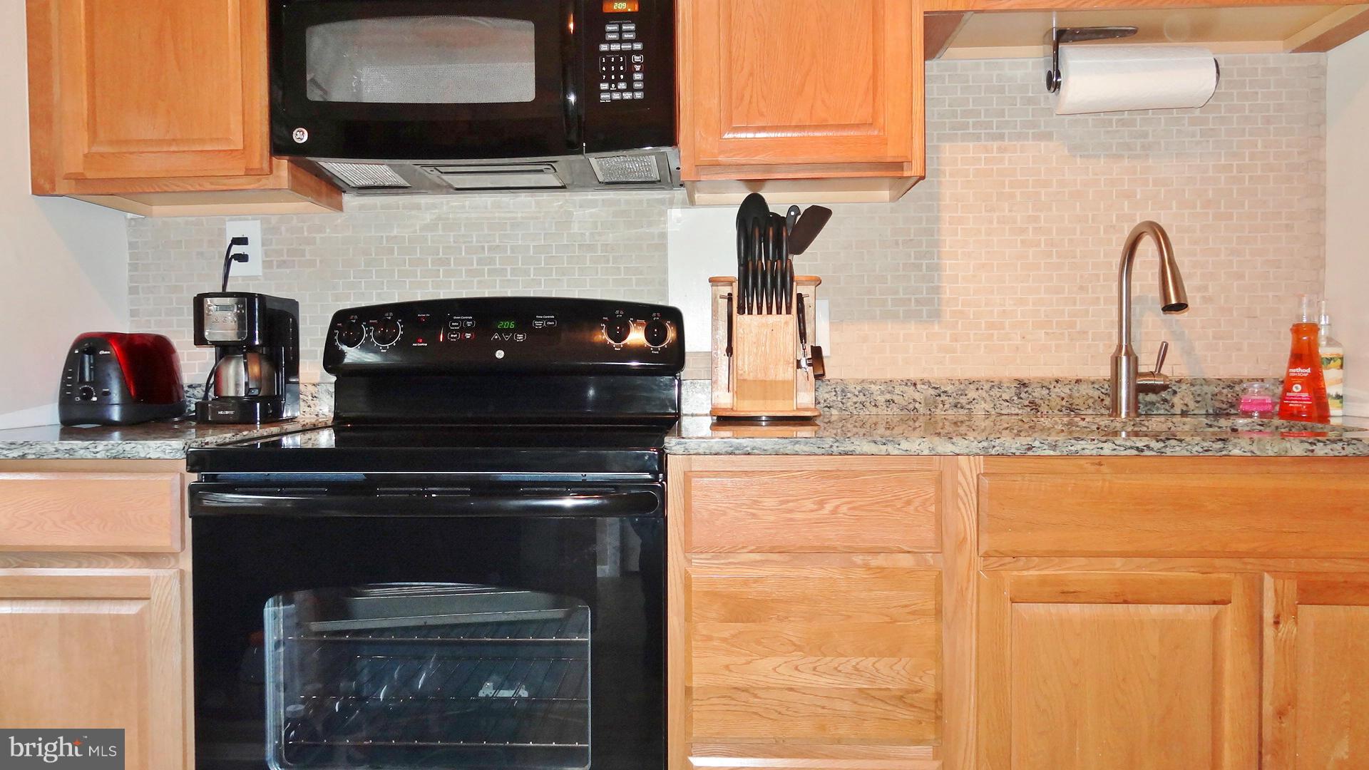 18 Ridge Road, Unit E Greenbelt, MD 20770 - Photo 7 of 15 Kitchen
