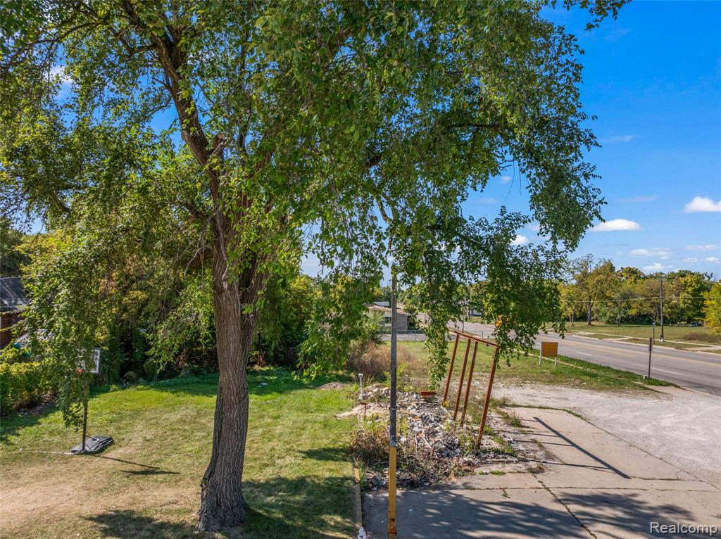 680 East Pierson Road Flint, MI 48505 - Photo 7 of 19