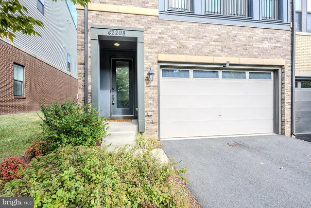 a view of a backyard of the house
