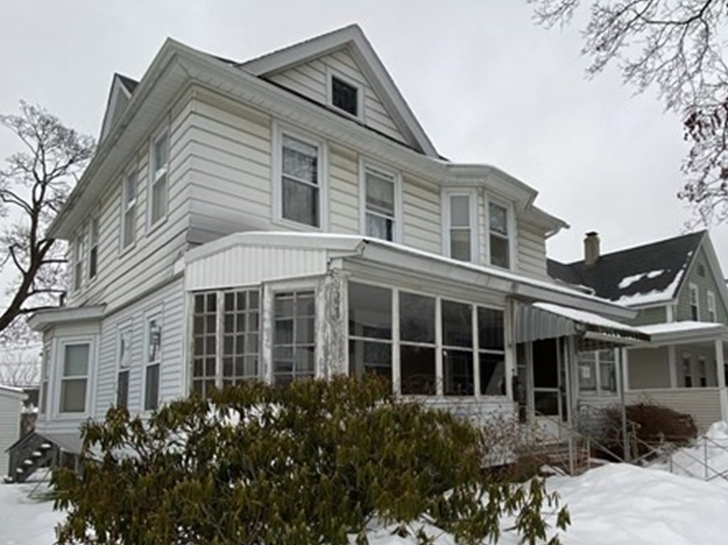 7 Frank Street Worcester, MA 01604 - Photo 1 of 32 Gallery Image 1