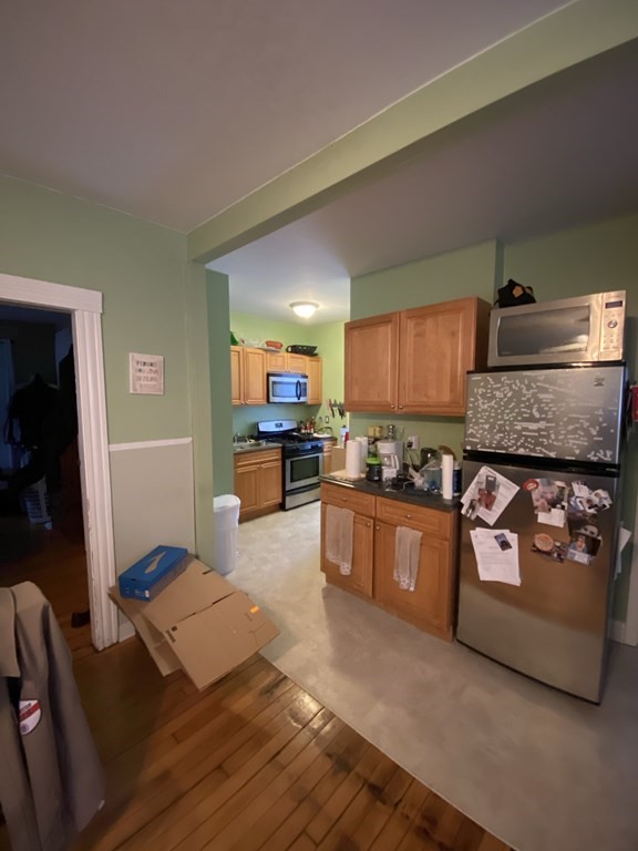 7 Frank Street Worcester, MA 01604 - Photo 9 of 32 Gallery Image 9