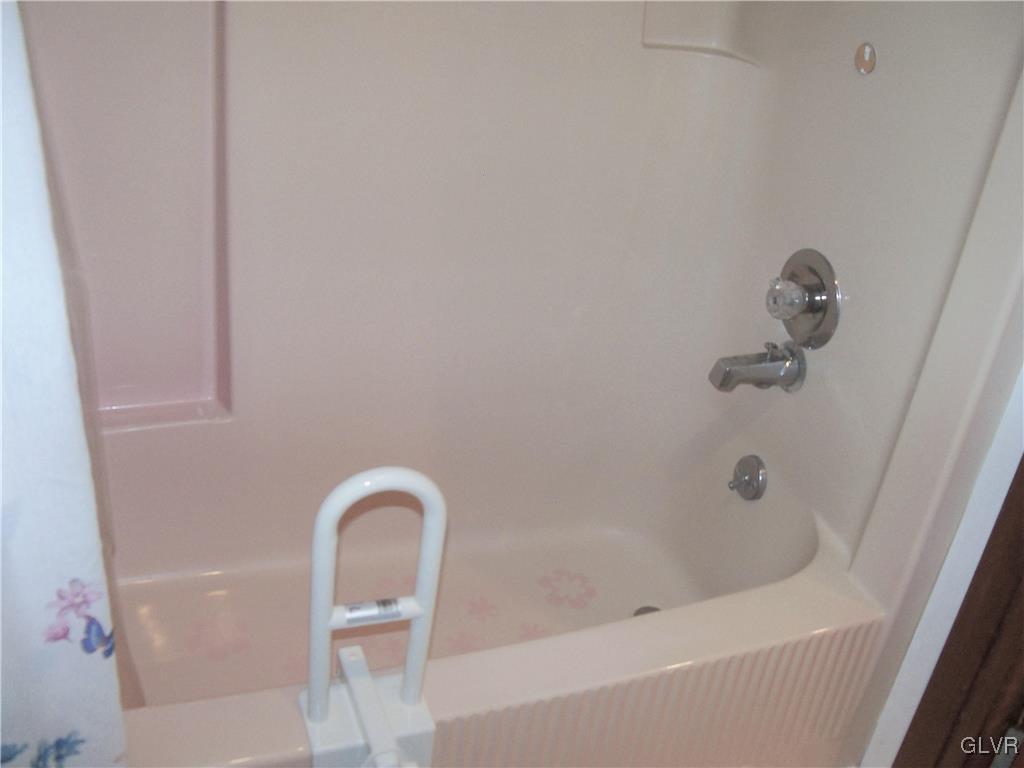 1142 Miller Road Wind Gap, PA 18091 - Photo 17 of 28