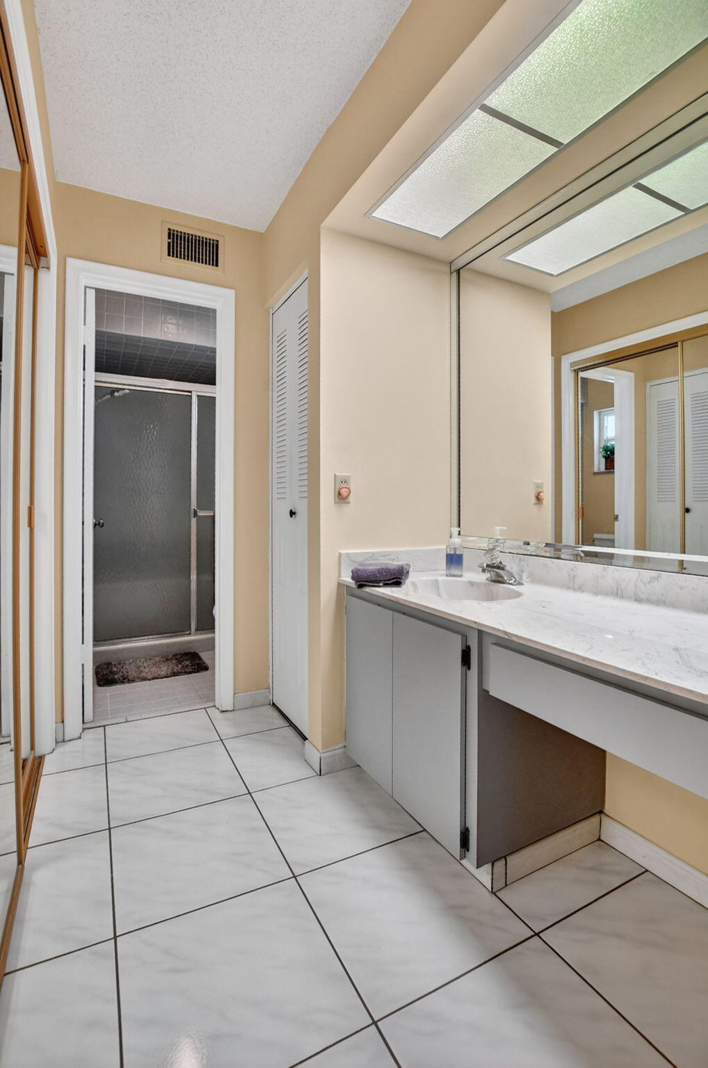 10953 Lake Front Place Boca Raton, FL 33498 - Photo 19 of 40 19-web-or-mls-DSC_6672