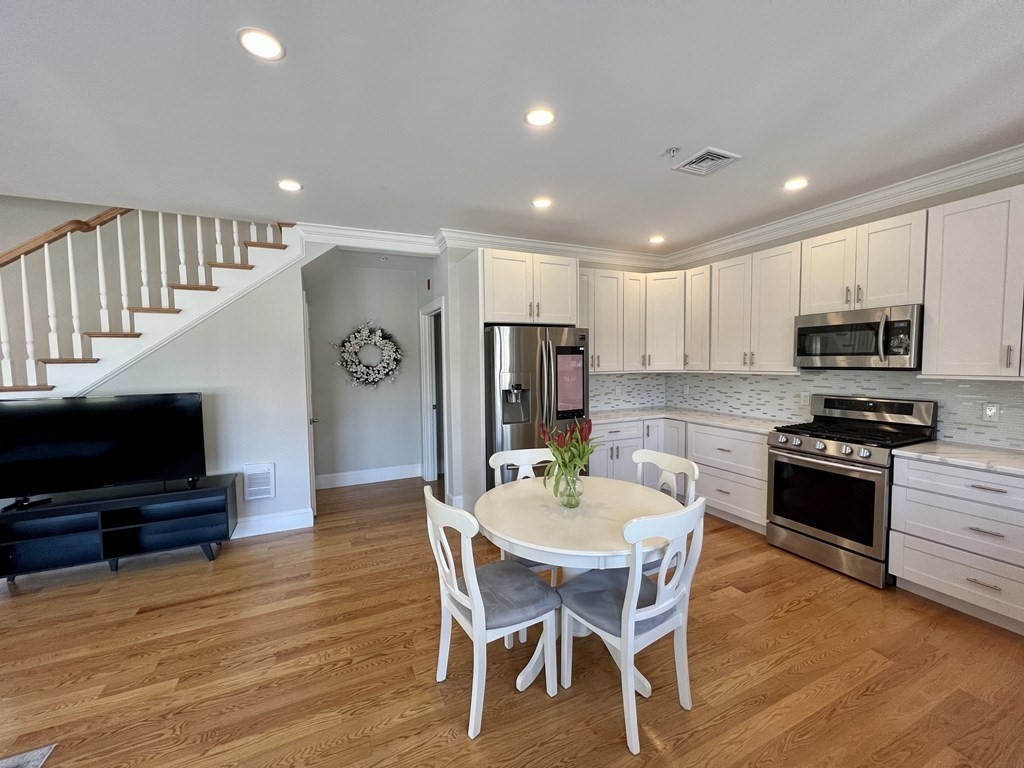 140 Main Street, Unit B Upton, MA 01568 - Photo 5 of 28