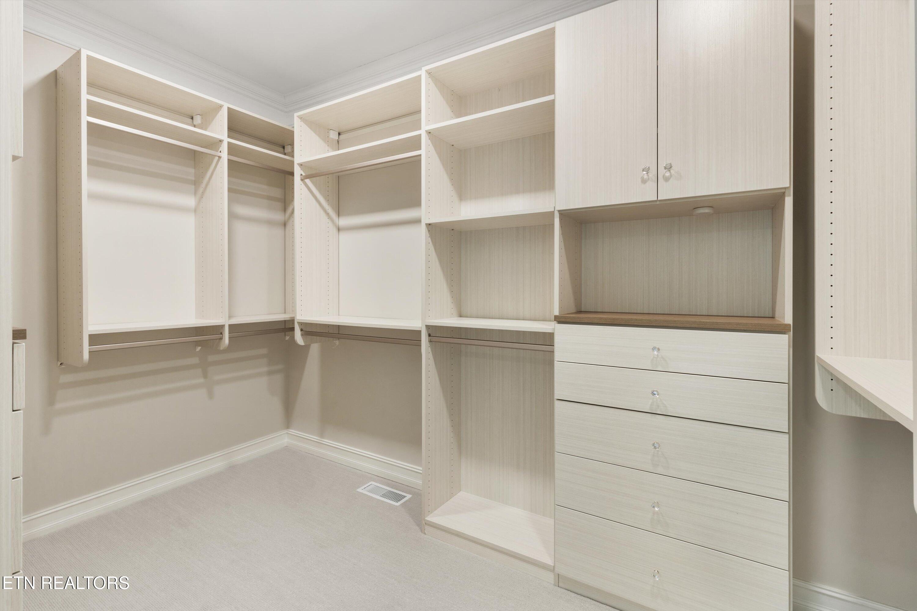 16 Rockingham Road Oak Ridge, TN 37830 - Photo 28 of 52 walk in closet