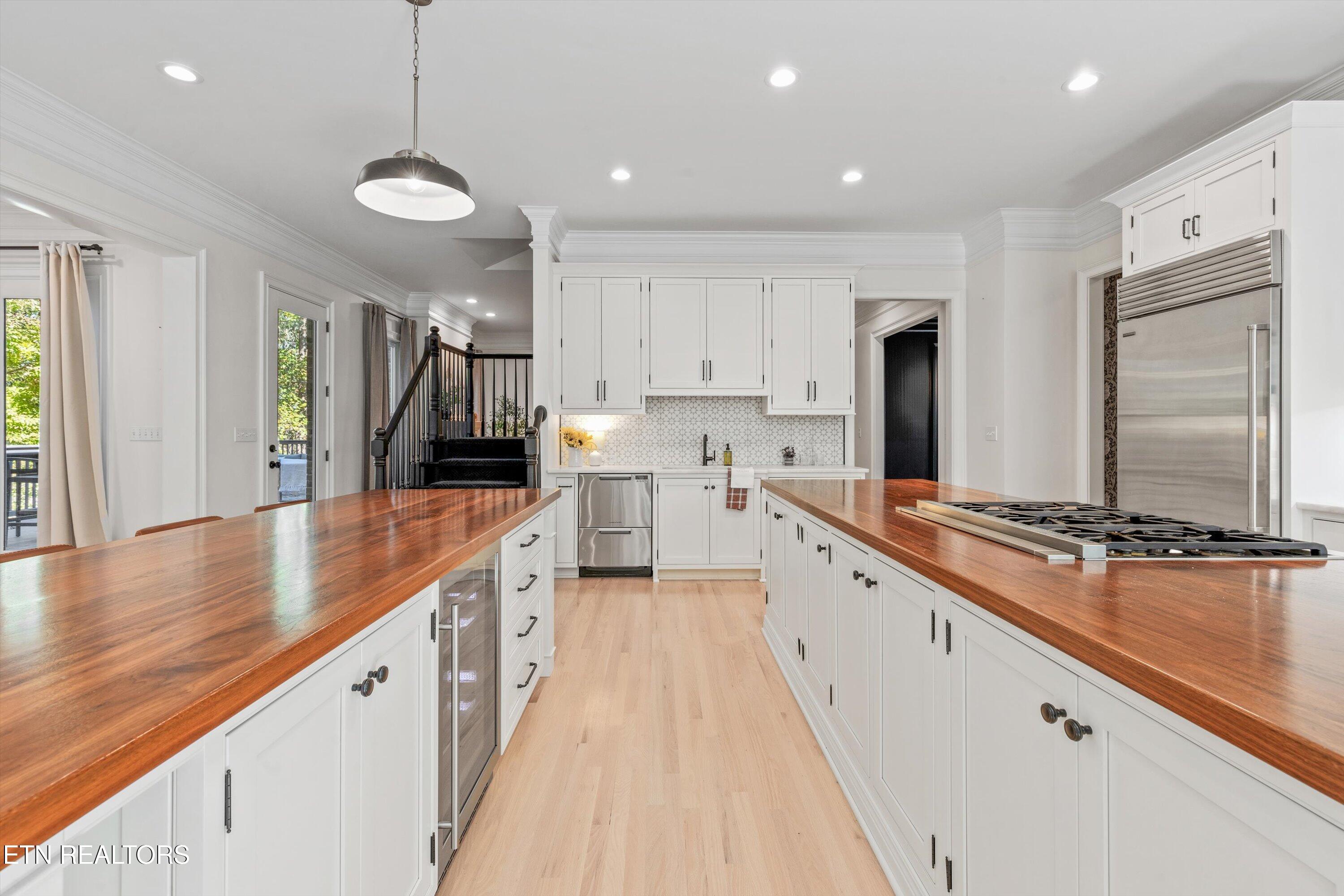 16 Rockingham Road Oak Ridge, TN 37830 - Photo 10 of 52 two kitchen islands