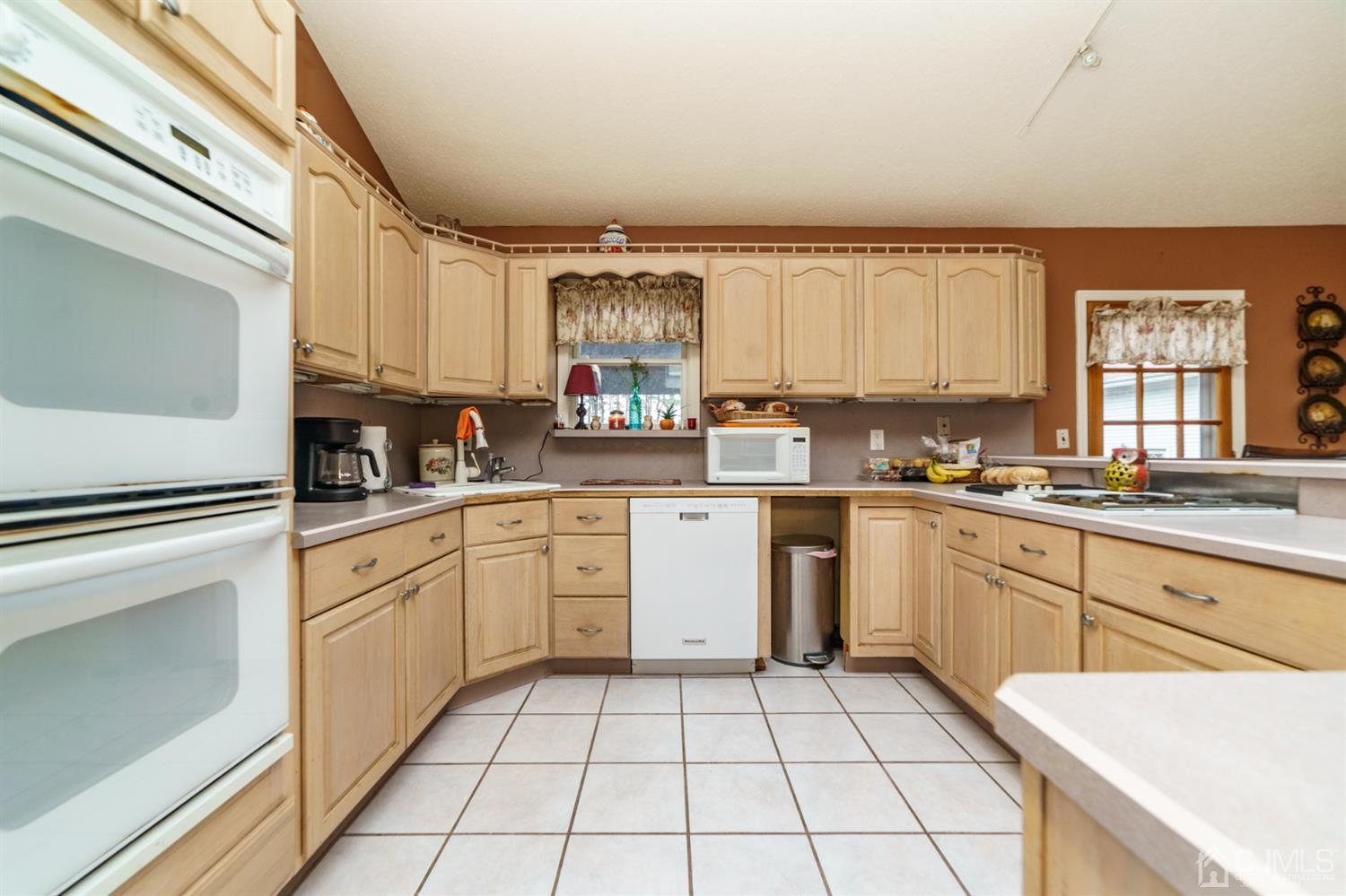 192 Old Forge Road Monroe Township, NJ 08831 - Photo 12 of 48 Gallery Image 12