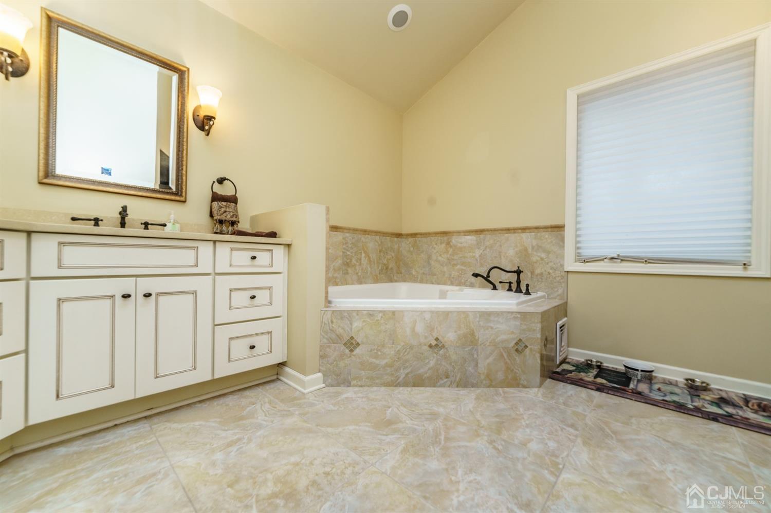 192 Old Forge Road Monroe Township, NJ 08831 - Photo 21 of 48 Gallery Image 21