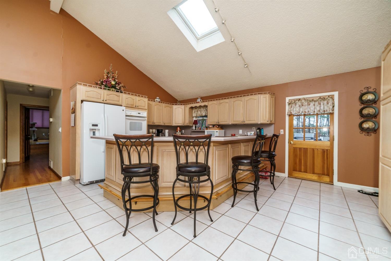 192 Old Forge Road Monroe Township, NJ 08831 - Photo 9 of 48 Gallery Image 9