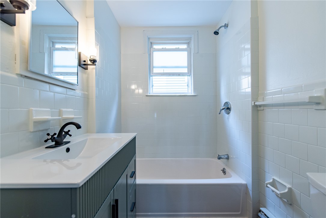 54 East George Street Providence, RI 02906 - Photo 12 of 40 unit 1 bathroom