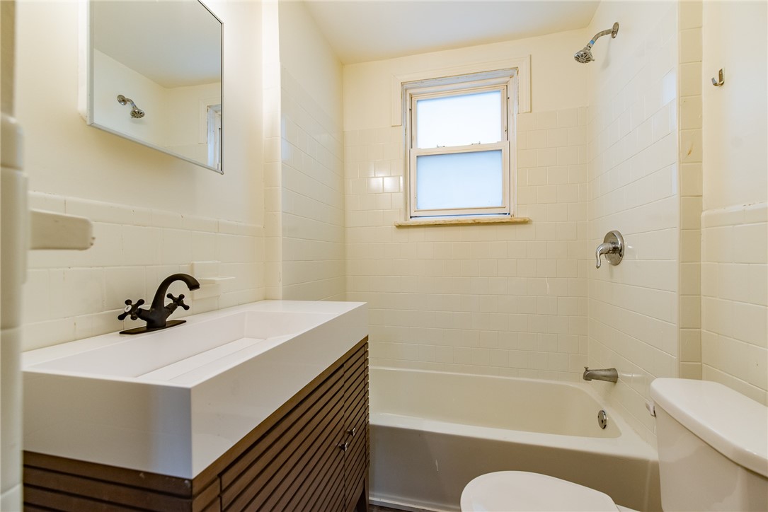 54 East George Street Providence, RI 02906 - Photo 24 of 40 unit 2 bathroom