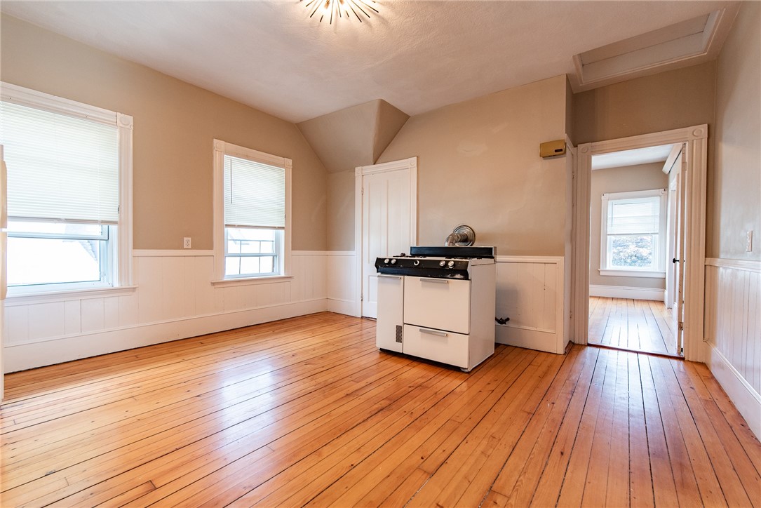 54 East George Street Providence, RI 02906 - Photo 32 of 40 un it 3 eat-in kitchen