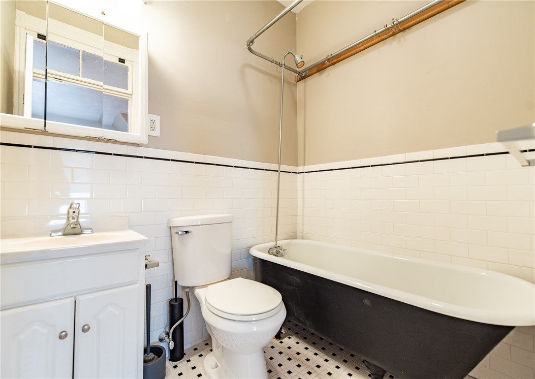 54 East George Street Providence, RI 02906 - Photo 34 of 40 un it 3 bathroom