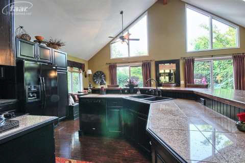 12269 White Lake Road Fenton, MI 48430 - Photo 8 of 32 20415721-7.JPG