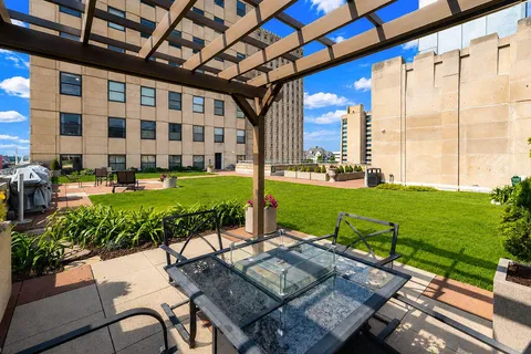 $625,000 | 606 West Wisconsin Avenue, Unit 1801, Milwaukee, WI 53203