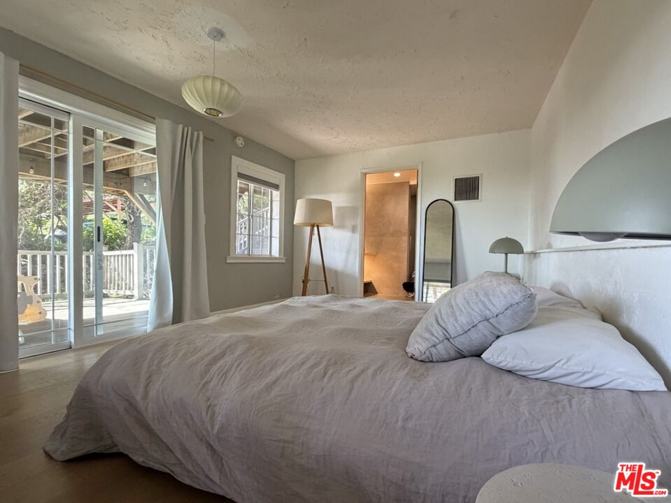 640 Rome Drive Los Angeles, CA 90065 - Photo 14 of 20