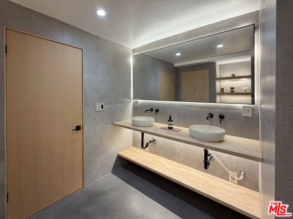 640 Rome Drive Los Angeles, CA 90065 - Photo 16 of 20