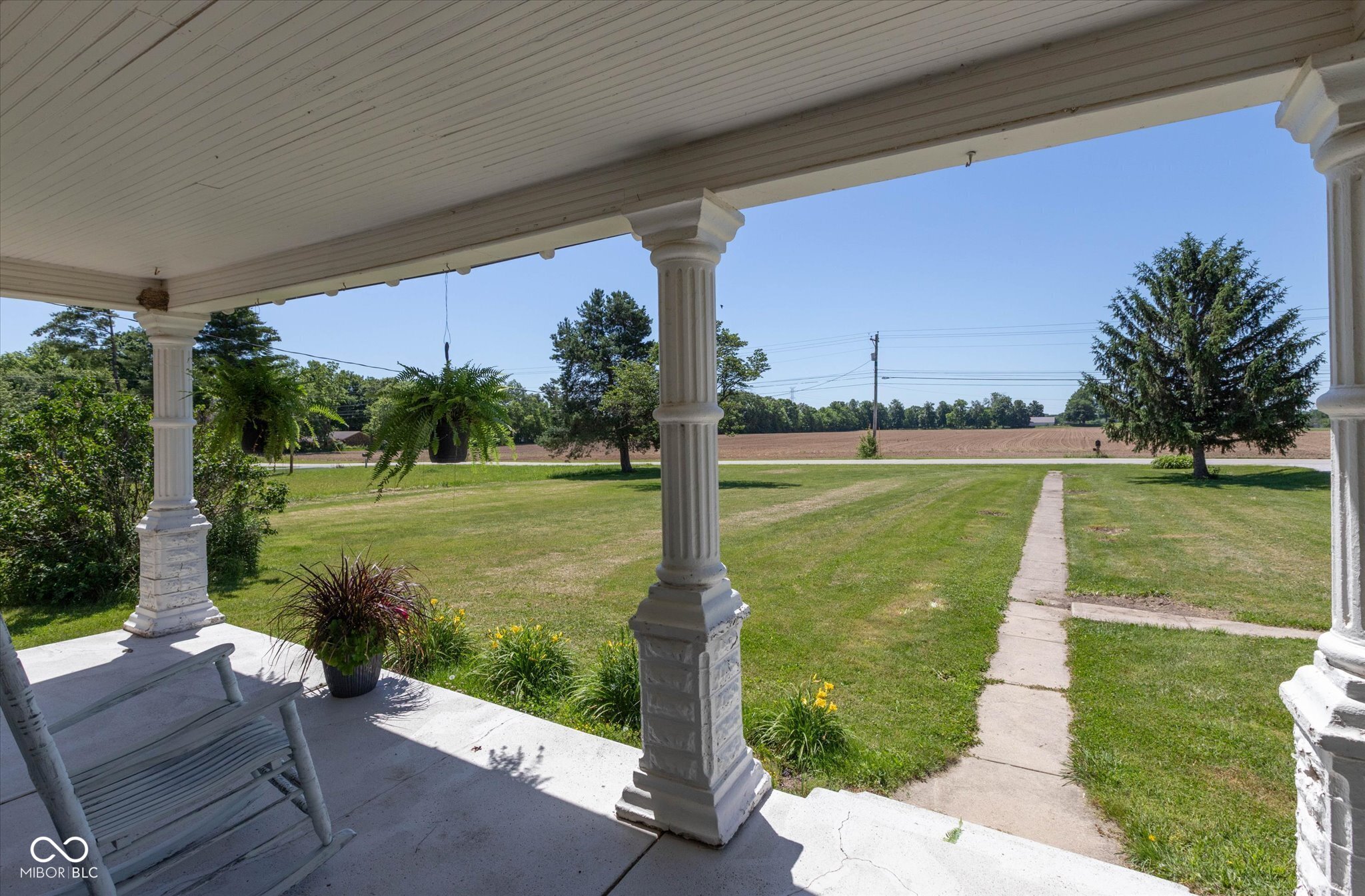 6862 Travis Road Greenwood, IN 46143 - Photo 4 of 37