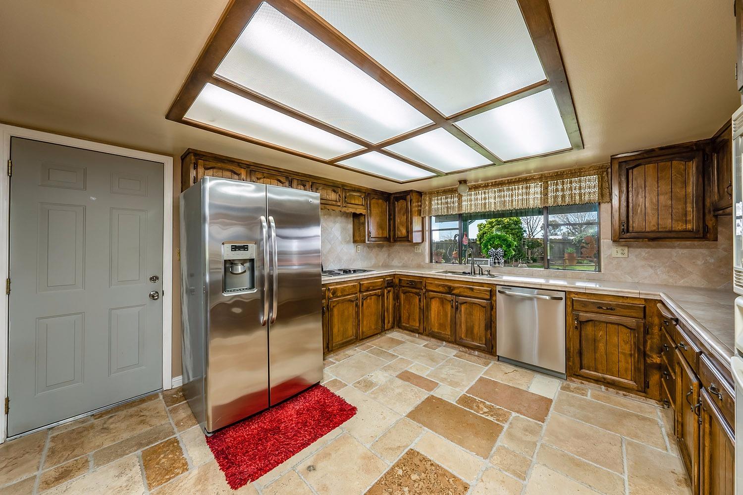 16298 Mark Road Madera, CA 93636 - Photo 14 of 42 Gallery Image 14