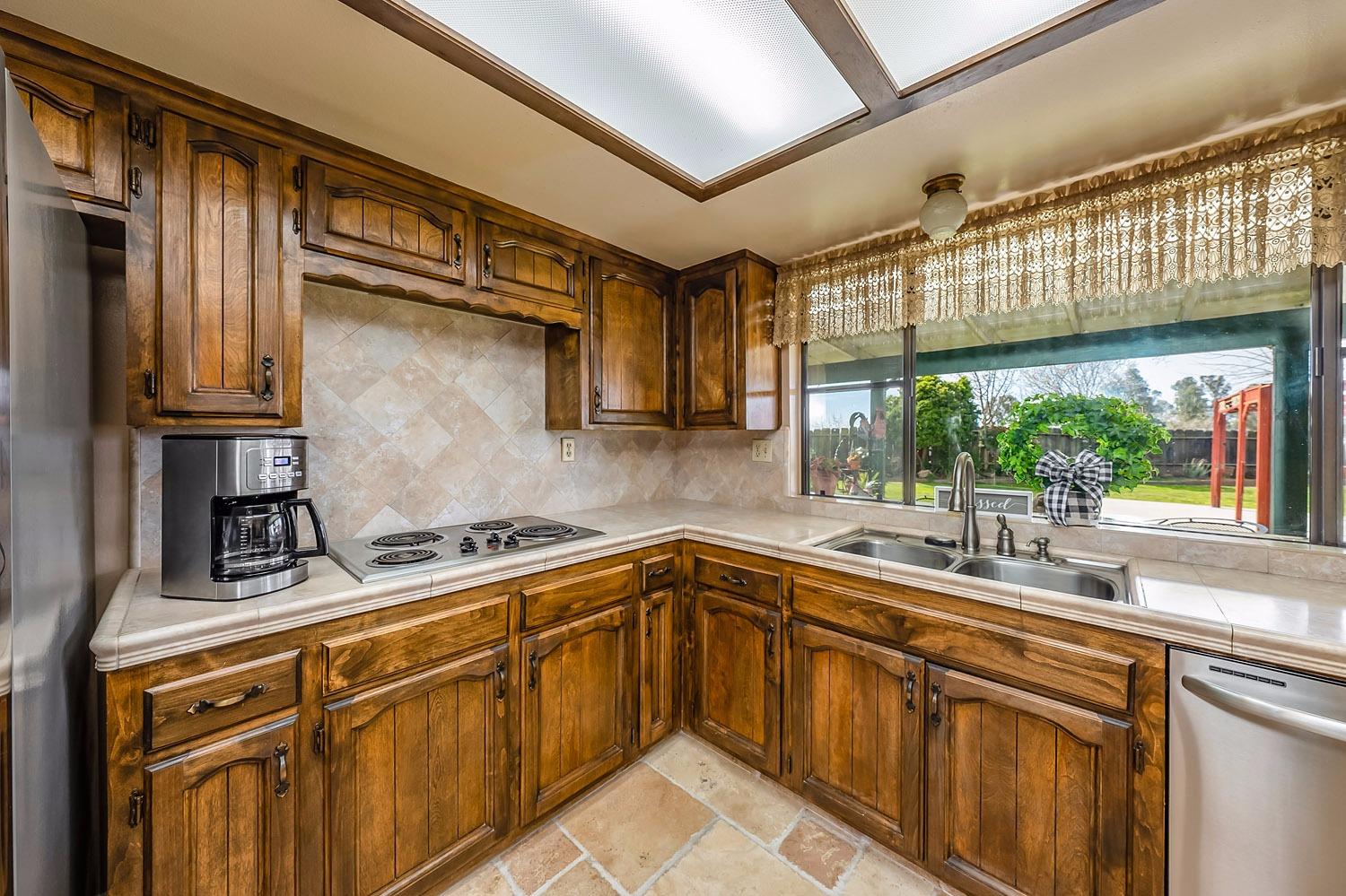 16298 Mark Road Madera, CA 93636 - Photo 16 of 42 Gallery Image 16
