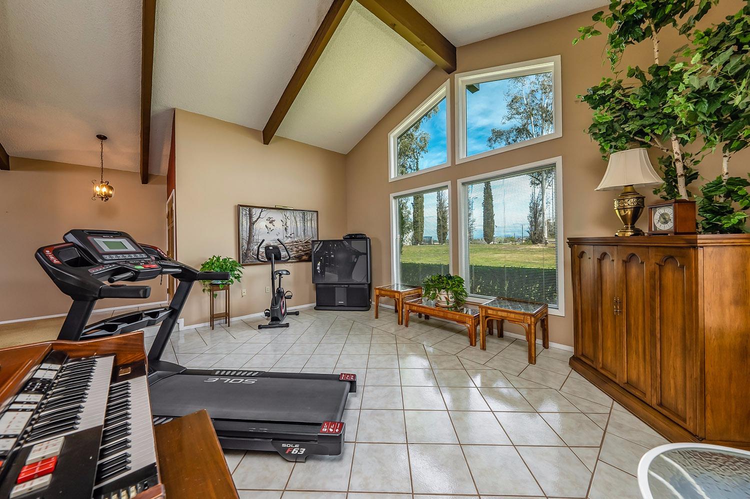 16298 Mark Road Madera, CA 93636 - Photo 8 of 42 Gallery Image 8