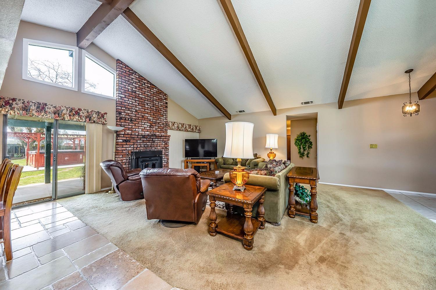 16298 Mark Road Madera, CA 93636 - Photo 10 of 42 Gallery Image 10