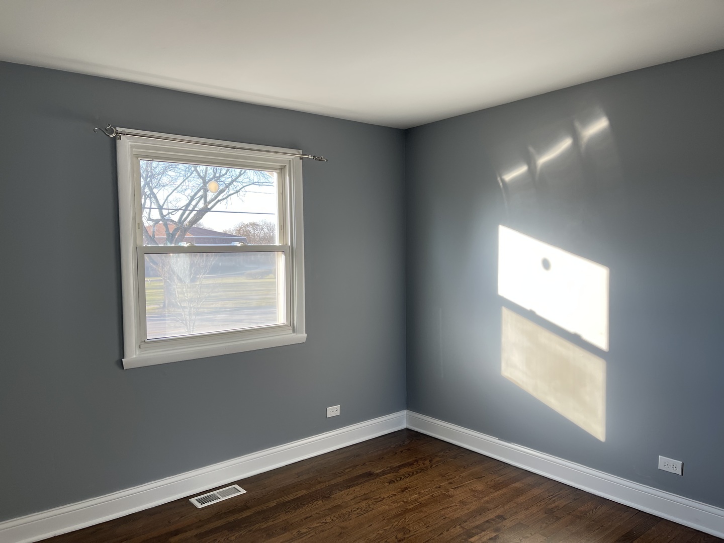 823 Springinsguth Road Schaumburg, IL 60193 - Photo 8 of 16 Gallery Image 8
