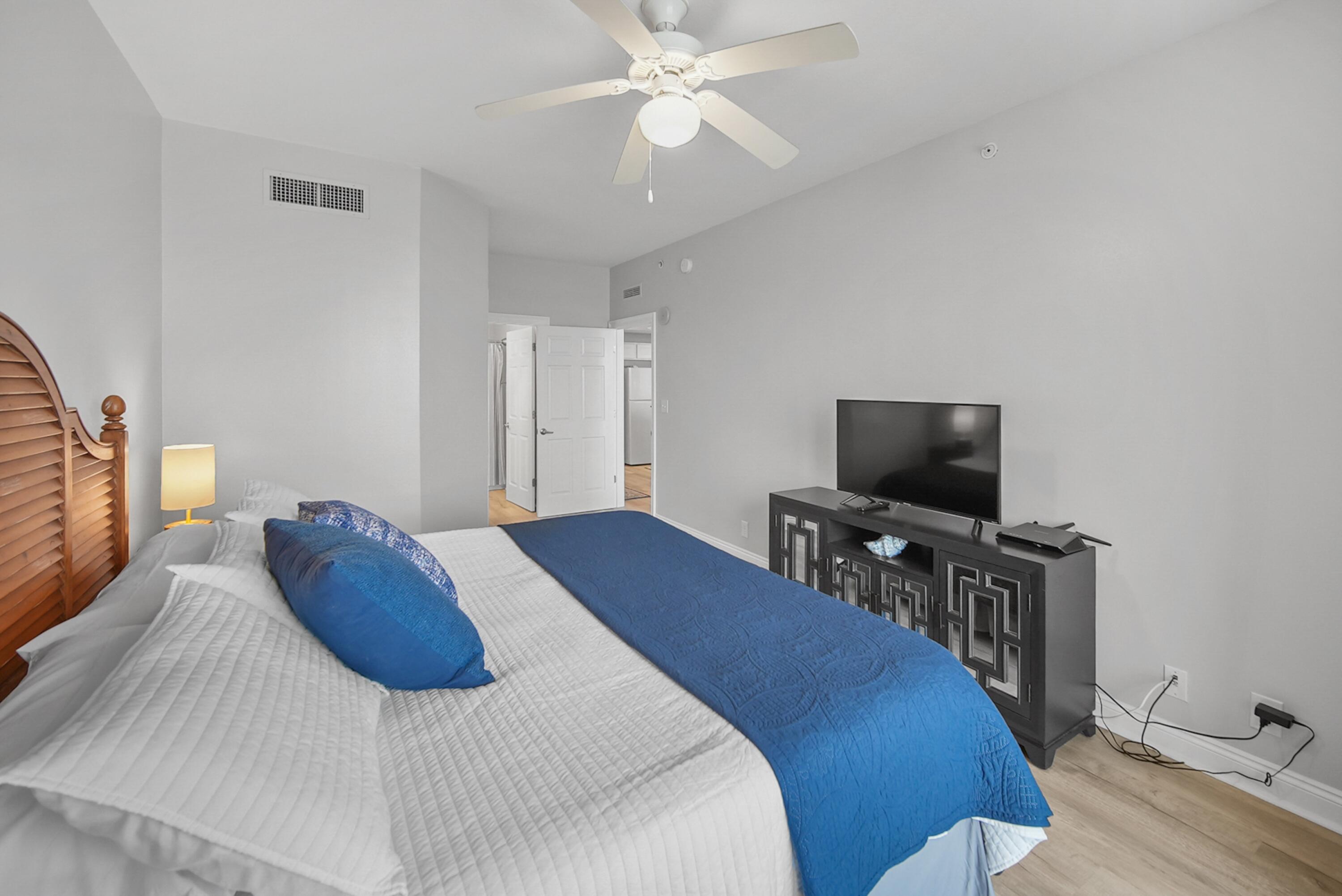 15817 Front Beach Road, Unit 11706 Panama City Beach, FL 32413 - Photo 11 of 22 IMG_7268