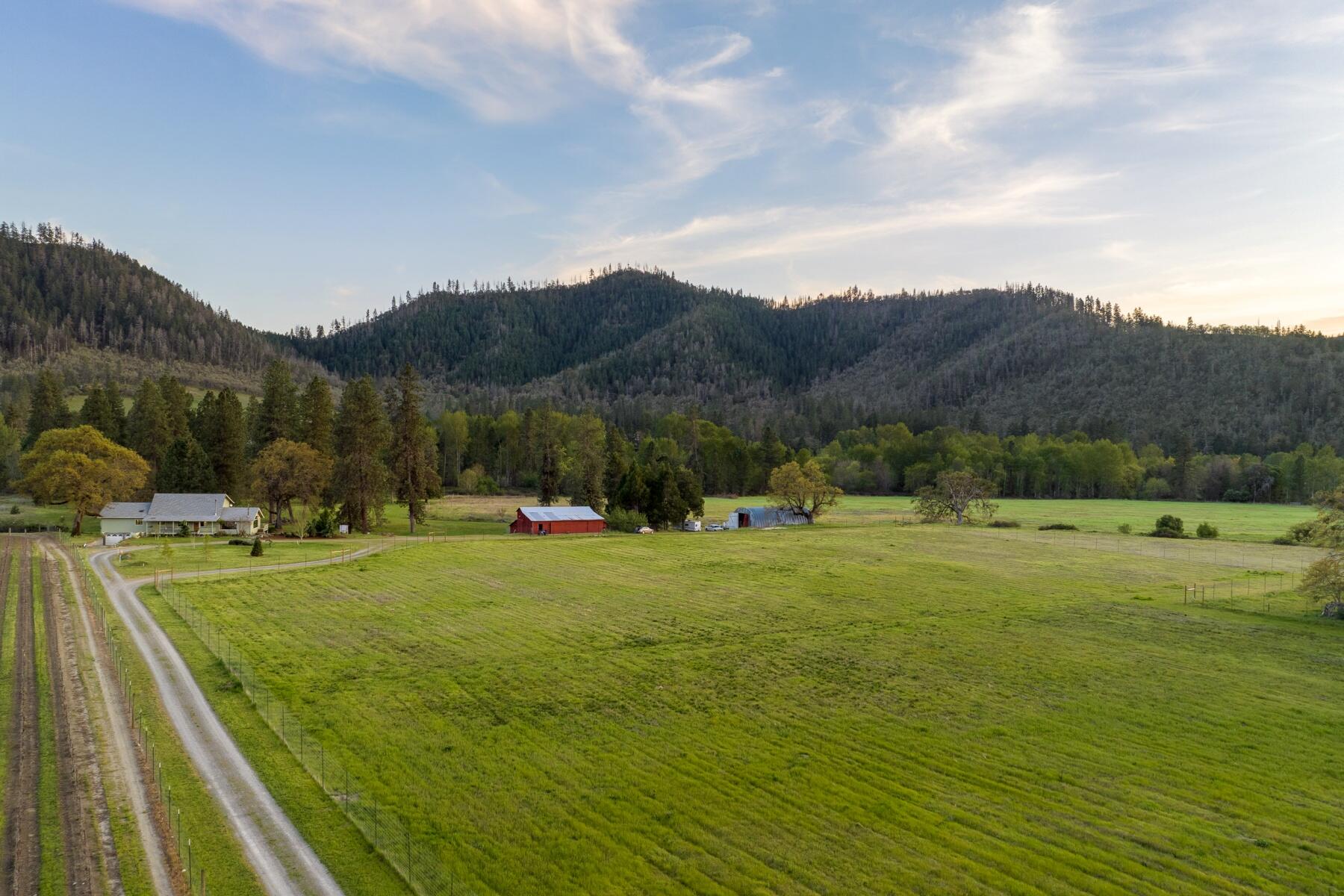 17911 North Applegate Road Grants Pass, OR 97527 - Photo 67 of 77 batch_17911NApplegateRd-067