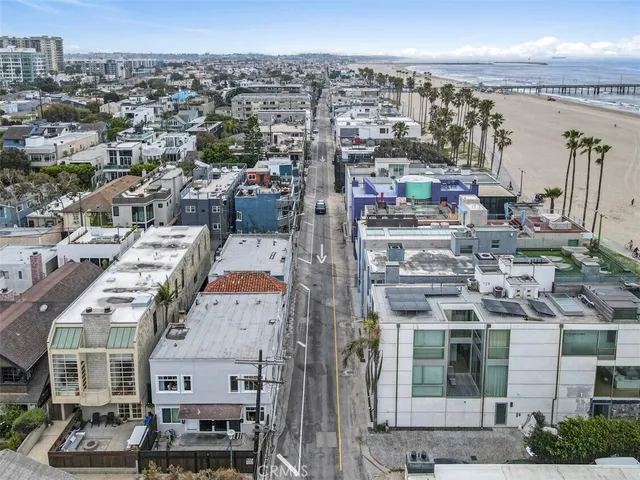 $1,699,000 | 12 1/2 25th Place, Unit 1 5, Venice, CA 90291