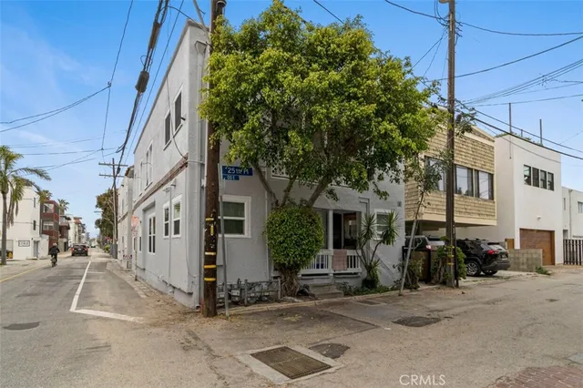 $1,699,000 | 12 1/2 25th Place, Unit 1 5, Venice, CA 90291