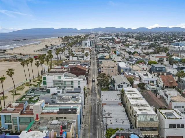 $1,699,000 | 12 1/2 25th Place, Unit 1 5, Venice, CA 90291