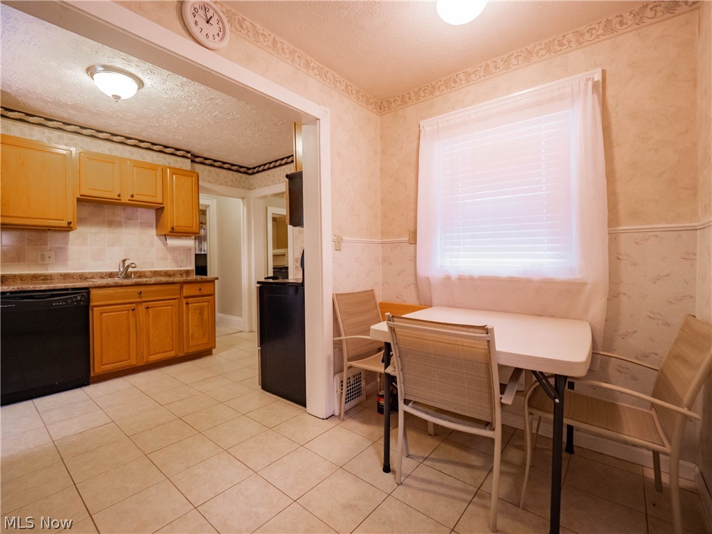 3416 Cedarbrook Road Cleveland, OH 44118 - Photo 19 of 35 Gallery Image 19