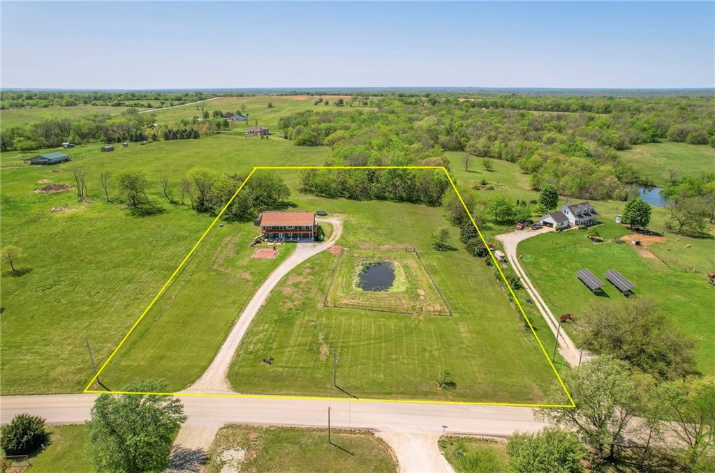 30960 Somerset Road Paola, KS 66071 - Photo 2 of 38