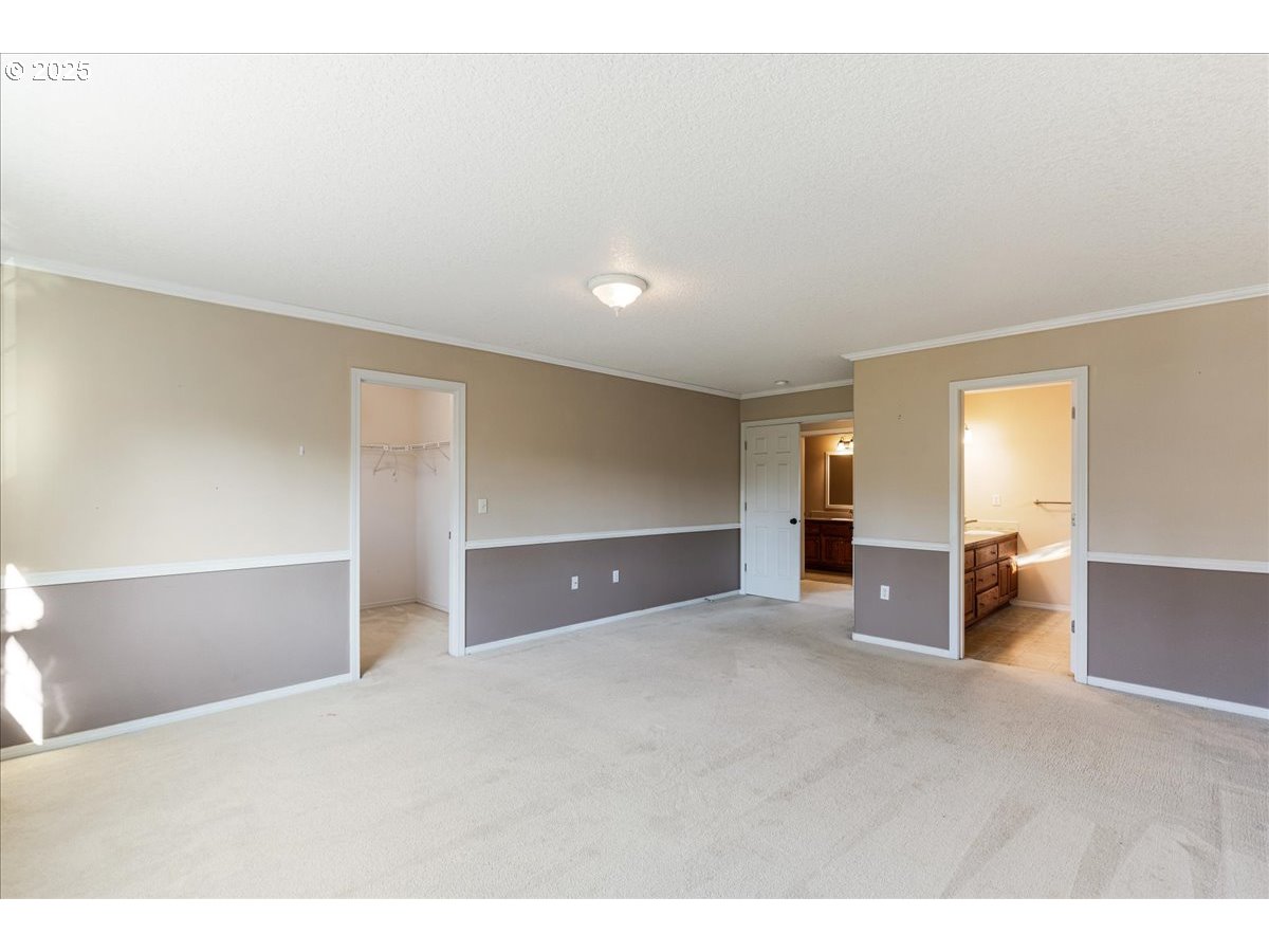 1807 North 8th Way Ridgefield, WA 98642 - Photo 20 of 44 a view of a livingroom with furniture