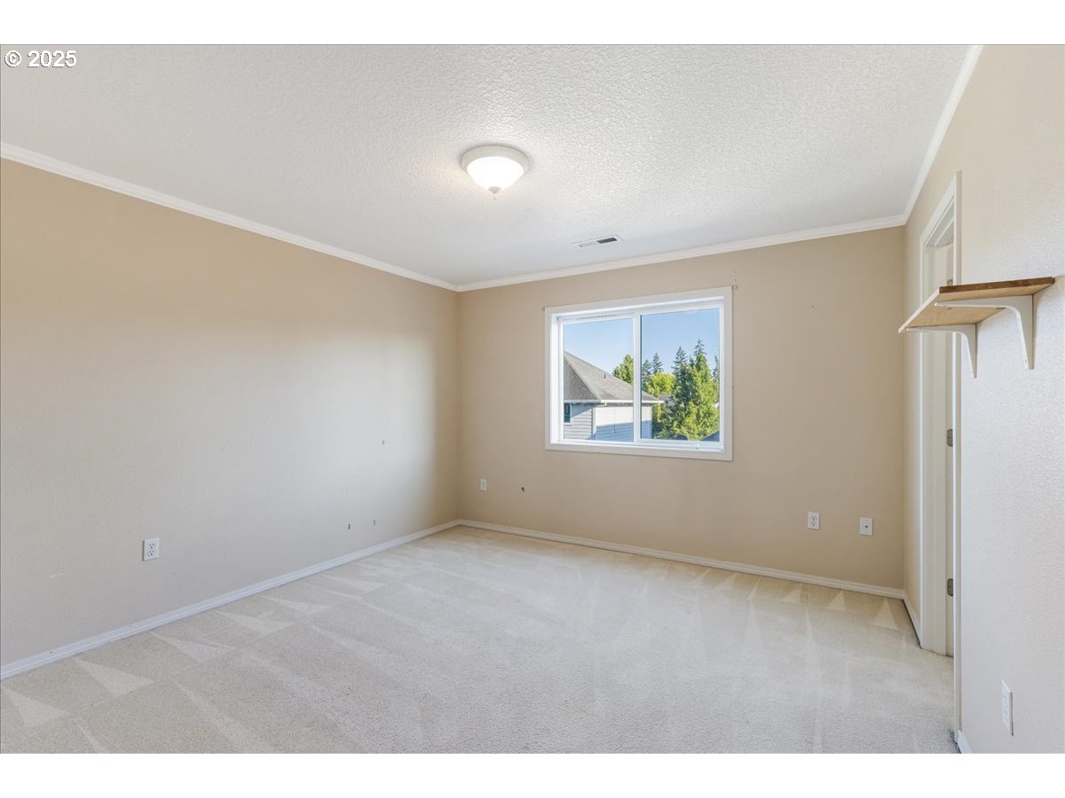 1807 North 8th Way Ridgefield, WA 98642 - Photo 26 of 44 an empty room with windows