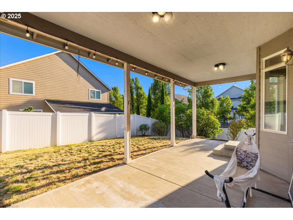 1807 North 8th Way Ridgefield, WA 98642 - Photo 34 of 44 a house view with a outdoor space