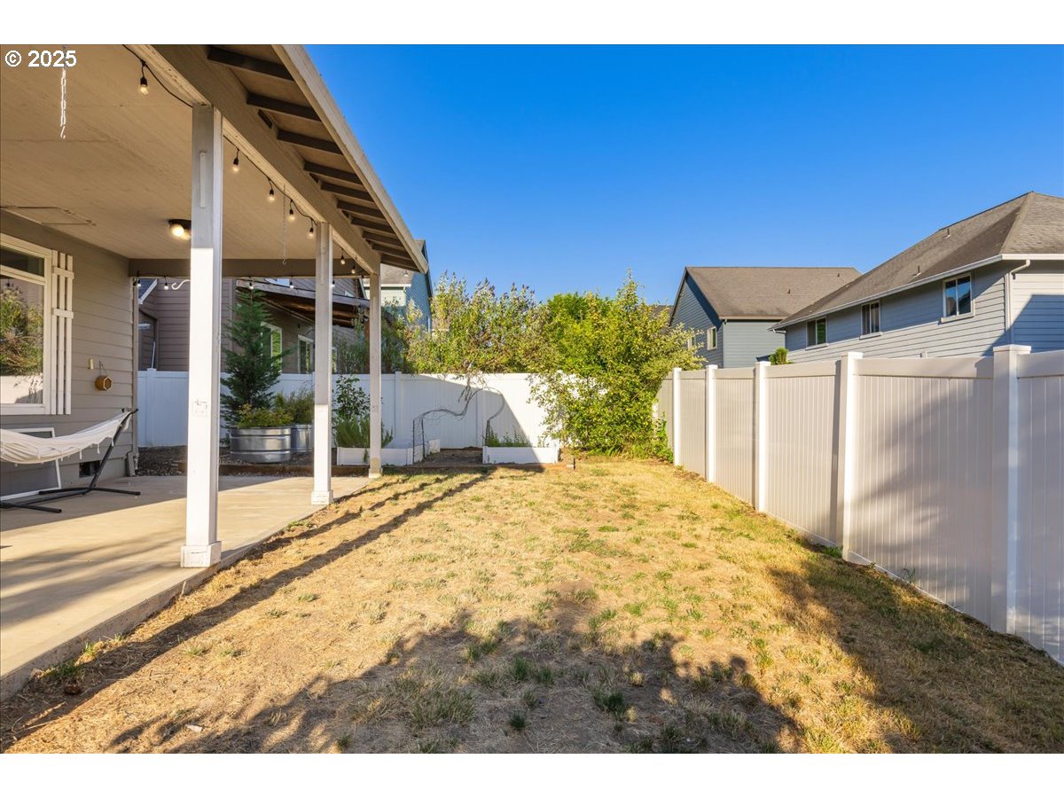 1807 North 8th Way Ridgefield, WA 98642 - Photo 39 of 44 a view of a house with a patio